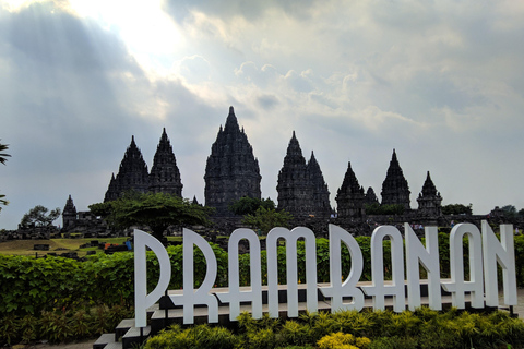 Yogyakarta : ascension du temple de Borobudur, Prambanan, visite de la villeBorobudur, Prambanan, Palais du Sultan de Yogyakarta, tout compris