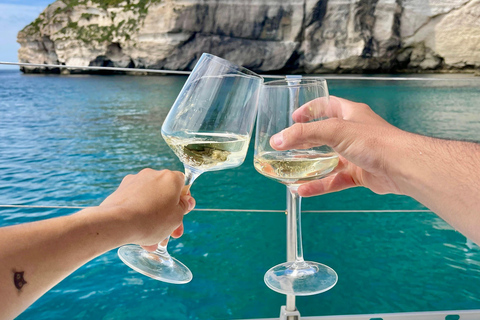 Cagliari: Sailboat Tour with Snorkeling and Apéritif Shared sailing boat tour with aperitif in the Gulf of Cagliari