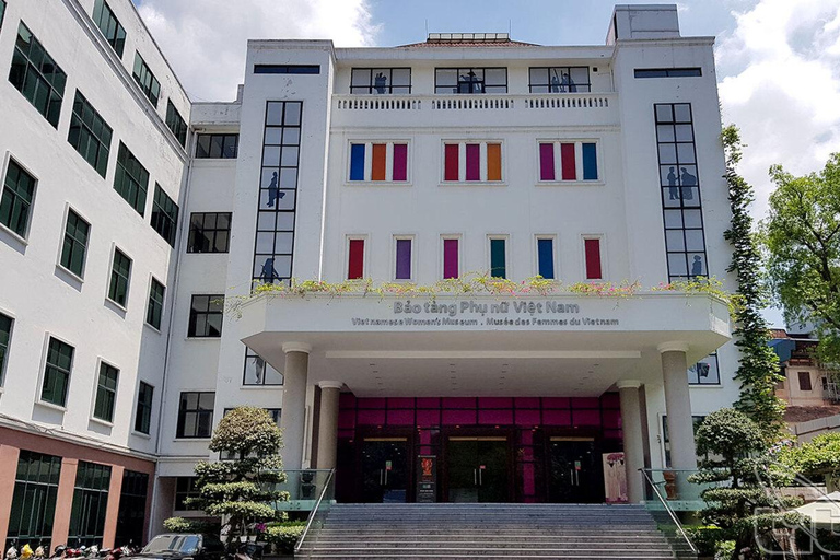 Hanoi’s French Quarter Tour and Train StreetPrivate Tour