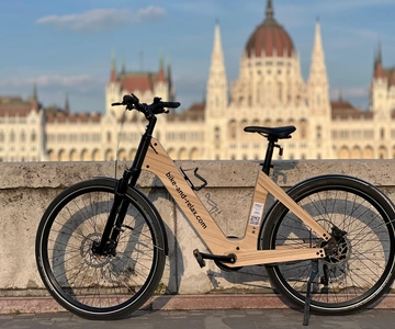 Budapest: Guided Downtown Electric Bike Tour
