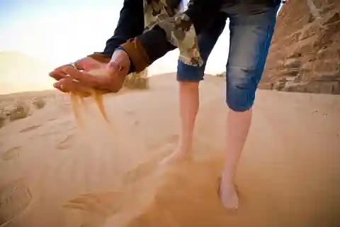 From Wadi Rum: 4 Hour Jeep Tour or Sunset Jeep Tour