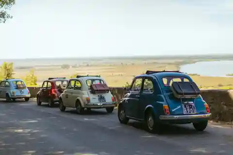 Fiat 500: Auto-tour no interior da Toscana