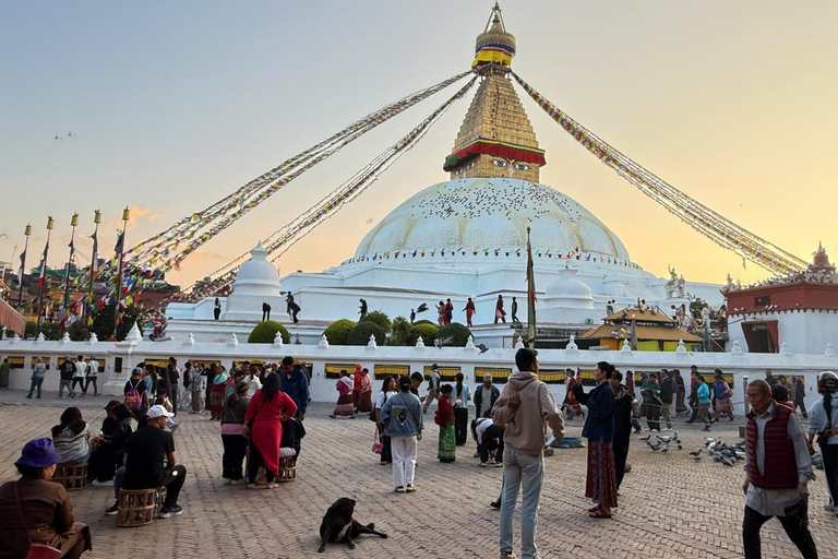 Kathmandu: Bouddhanath Stupa Tour with Dinner