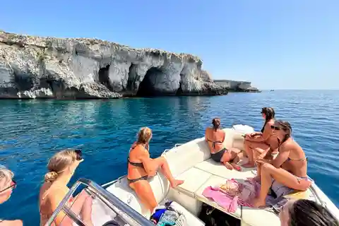 Noto: Private Tour to Plemmirio, Syracuse Caves & Aperitif