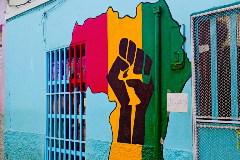 Praia: 3 hours – Museum & Street Art and Local Markets Small Groups