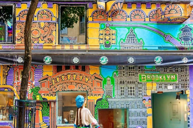 From Shenzhen: Hong Kong Heritage, Skyline & Harbour View Guide for other languages