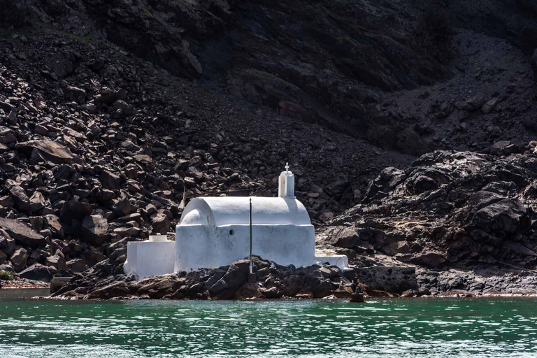 Santorini: Volcano, Hot Springs, and Thirasia Boat Tour With pick-up