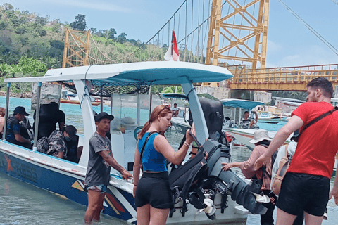 Trasferimenti in barca tra Nusa Penida e Nusa LembonganTrasferimenti in barca da Nusa Lembongan a Nusa Penida