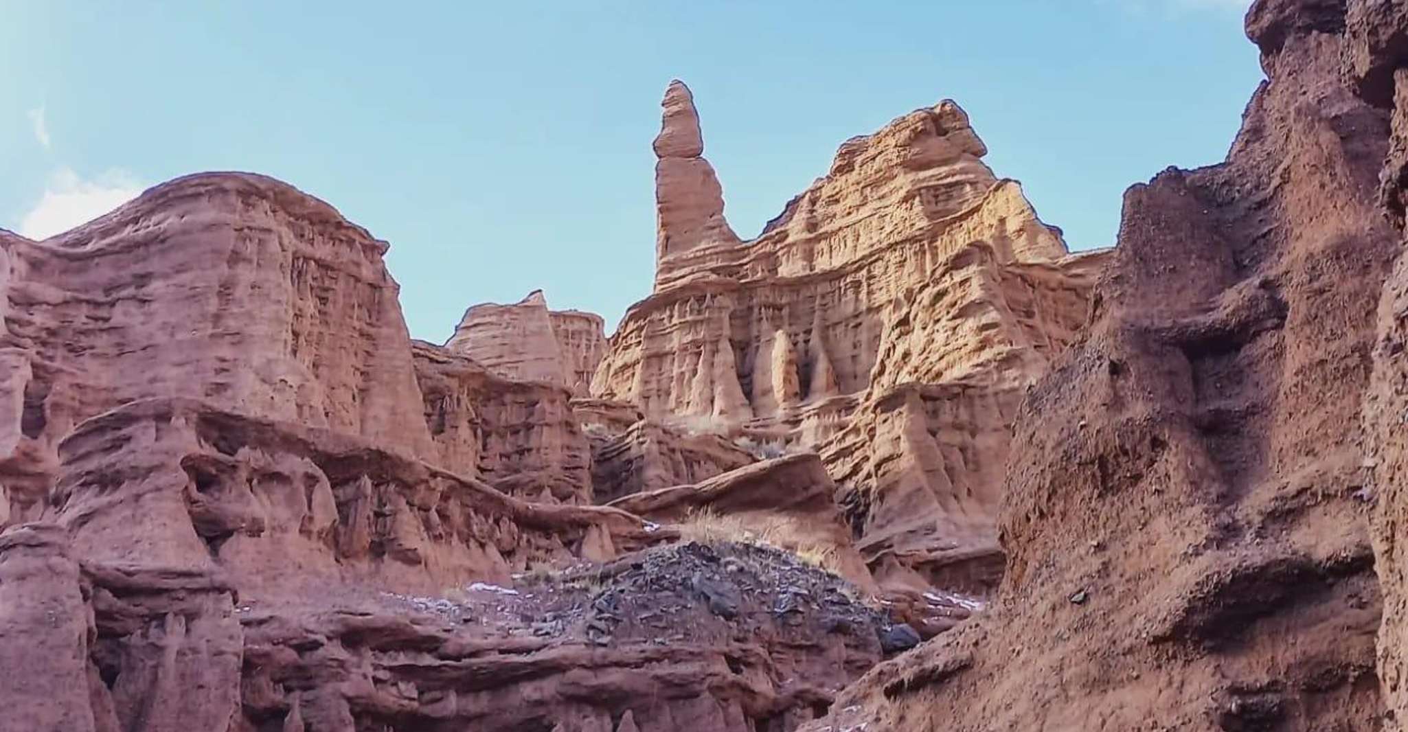 Explorar Immense Issyk kul lake & Kok Moynok Canyons - Hizvo