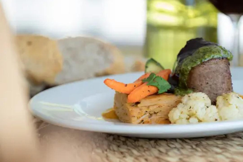 Victoriafallen: Naturskön byupplevelse med lunchkryssning