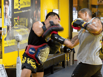 Bangkok: Lär dig 1-1 Muay Thai + gratis Muaythai-shorts och upphämtning