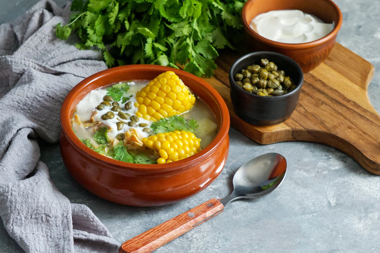 Bogota: Bilingual Guide and Translator Service 2 hours Private translator/guide