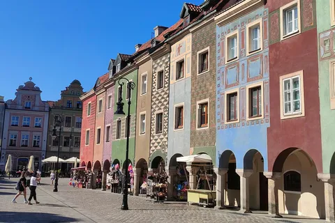 Poznań: Discover & Play – A Guided Tour with a City Game