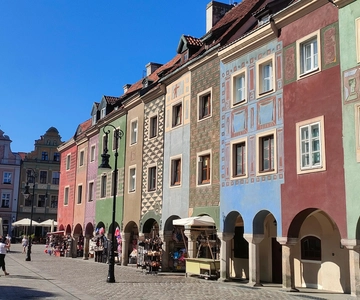 Poznań: Discover & Play – A Guided Tour with a City Game