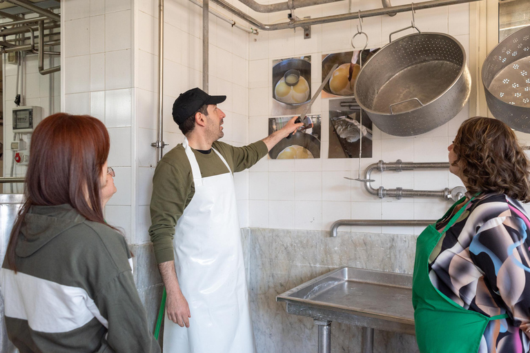 Naples: Mozzarella Experience, Taste of Southern Italy Naples: Mozzarella experience