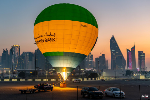 Qatar: Sunrise Hot Air Balloon Experience above Doha Private - Upto 3 People