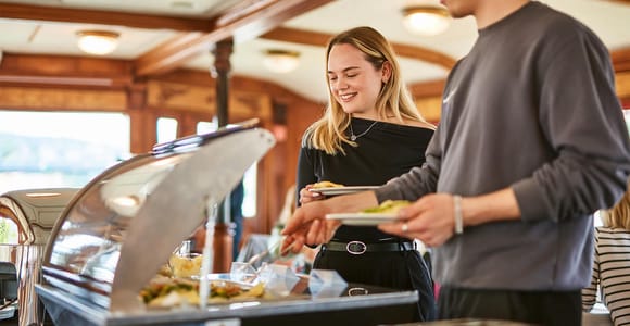 Budapest: Summer Brunch & Cruise with Prosecco