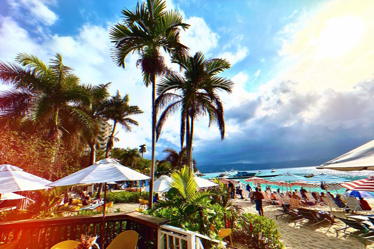 Excursión de un día a la playa de Doctors Cave, Margaritaville y de comprasDesde Falmouth/ Trelawny