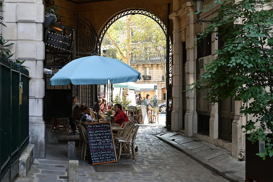 Recorrido gastronómico por París Recorrido autoguiado a pie con