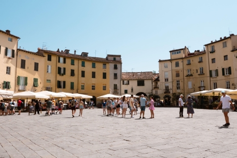 La Spezia : Excursion d'une journée complète à Pise et LuccaTransfert avec visite à pied à Lucca