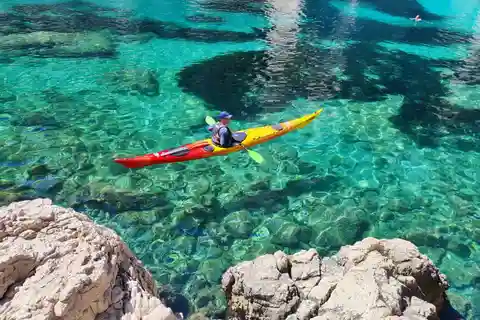 Cassis: Halbtagesausflug mit dem Seekajak im Nationalpark Calanques