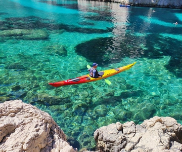 Cassis: half-day sea kayaking trip in the Calanques National Park