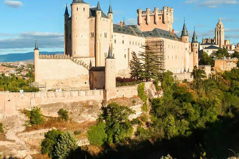 Segovia e Toledo: partenza da Madrid con visita all&#039;Alcazar