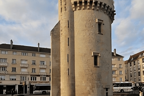 Caen: privé wandeltour op maat met een lokale gidsCaen: 4 uur privé wandeltour op maat