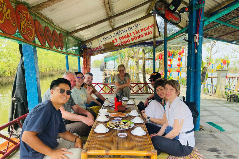 Hue Tour to Tam Giang Lagoon & Thuan An Beach by Jeep