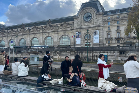Paris: 1-Hour Seine Cruise departing from the Eiffel Tower