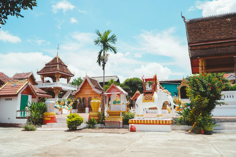 Luang Prabang: Almosengabe am Morgen &amp; Bootsfahrt zu den Pak Ou-Höhlen