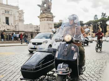 Rome: Highlights Vespa Sidecar Tour with Coffee and Gelato