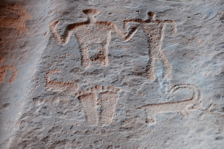 Całodniowa wycieczka jeepem i tradycyjny lunch - pustynia Wadi Rum