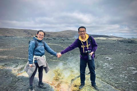 Grindavík: Caminhada no vulcão Fagradalsfjall com um guia privadoCondução autónoma: Ponto de encontro no vulcão