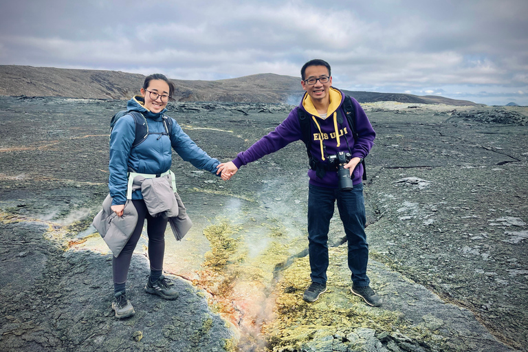 Grindavík: Caminhada no vulcão Fagradalsfjall com um guia privadoCondução autónoma: Ponto de encontro no vulcão