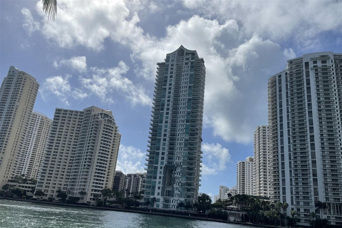 Miami : Visite privée de la ville en véhicule climatiséMiami City Explorer Tour : Découvrez le cœur de la ville magique