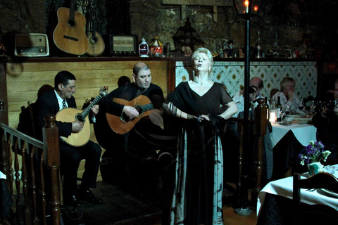 Porto : visite nocturne et dîner-spectacle de Fado