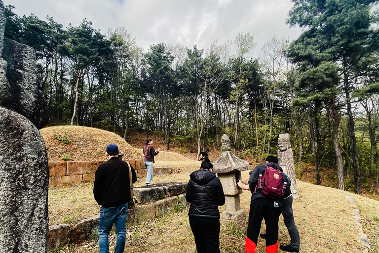 Goyang-si : randonnée sur le thème du cimetière coréen et du folkloreGoyang-si : cimetière coréen et randonnée folklorique