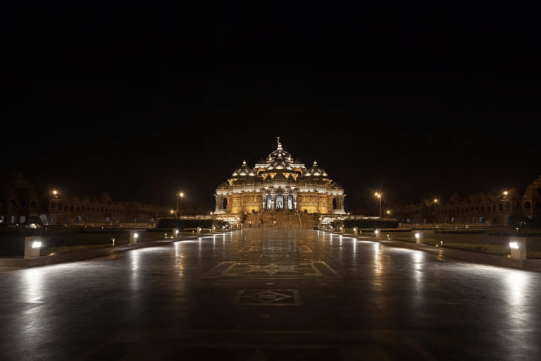 Delhi: Akshardham Temple Tour with Light & Water Show Akshardham Water & Light Show with Car+Guide.