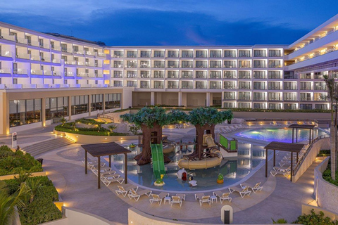 Prywatny transfer z lotniska CUN do ośrodka Sensira Resort