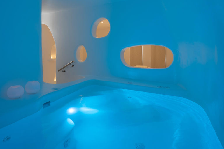 Santorini: Face & Body Massage + Jacuzzi Access