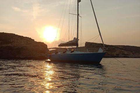 Malta: Private Sailing Cruise Malta: Private Sailing Cruise with Wind Magic Charters