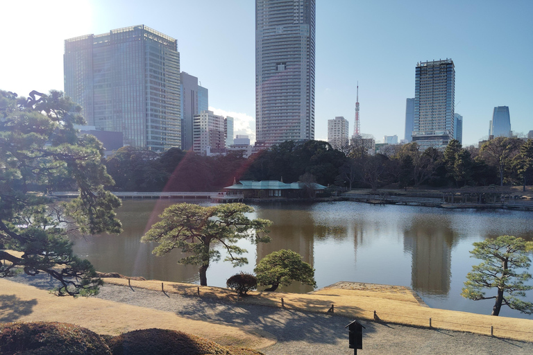 Tokyo: Hama-rikyu Garden Guided Tour with Entry Ticket