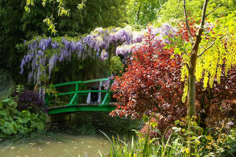 Van Gogh & Monet Villages: Full-Day Tour from Paris