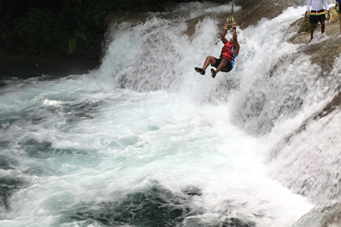 Montego Bay: Blue Hole, Dunn&#039;s River Falls och zipline-tur