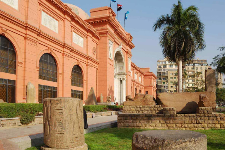 Depuis le Caire : visite privée pyramide, musée et bazar