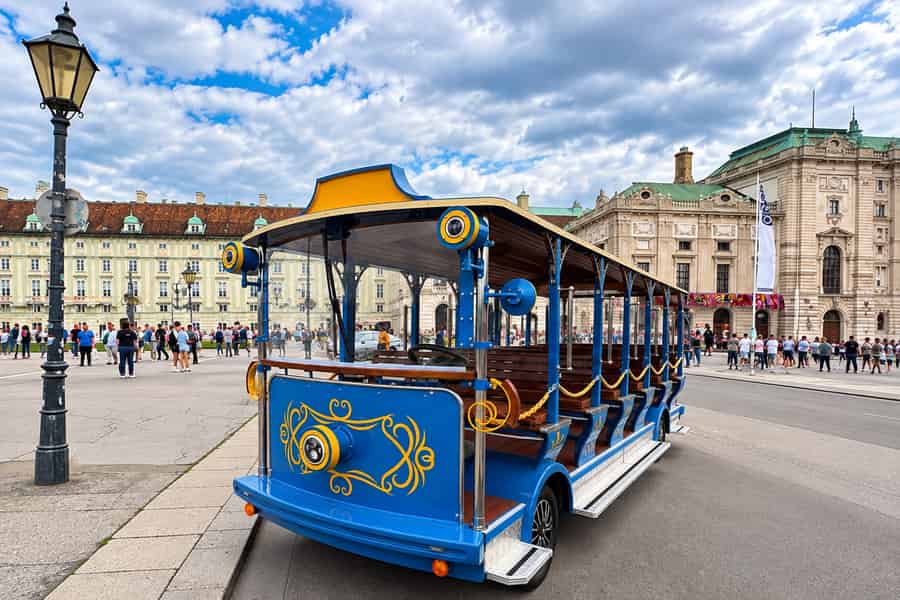 Wien: Sightseeing-Tour durch das Herz Wiens mit dem Golden Train. Foto: GetYourGuide Wien: Sightseeing-Tour durch das Herz Wiens mit dem Golden Train. Foto: GetYourGuide