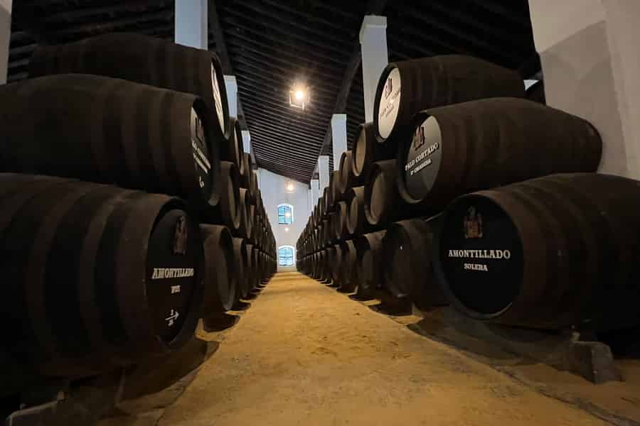 Jerez: Geführte Tour durch die Weinkellerei mit Weinverkostung. Foto: GetYourGuide Jerez: Geführte Tour durch die Weinkellerei mit Weinverkostung. Foto: GetYourGuide