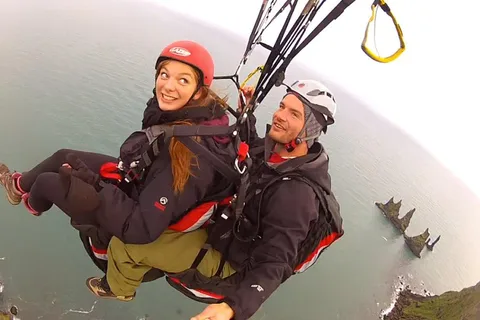 Da Reykjavík: Parapendio in tandem e tour di un giorno dell'Islanda del Sud