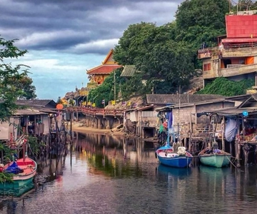 Explore Hua Hin Half-Day Small-Group Tour with Lunch